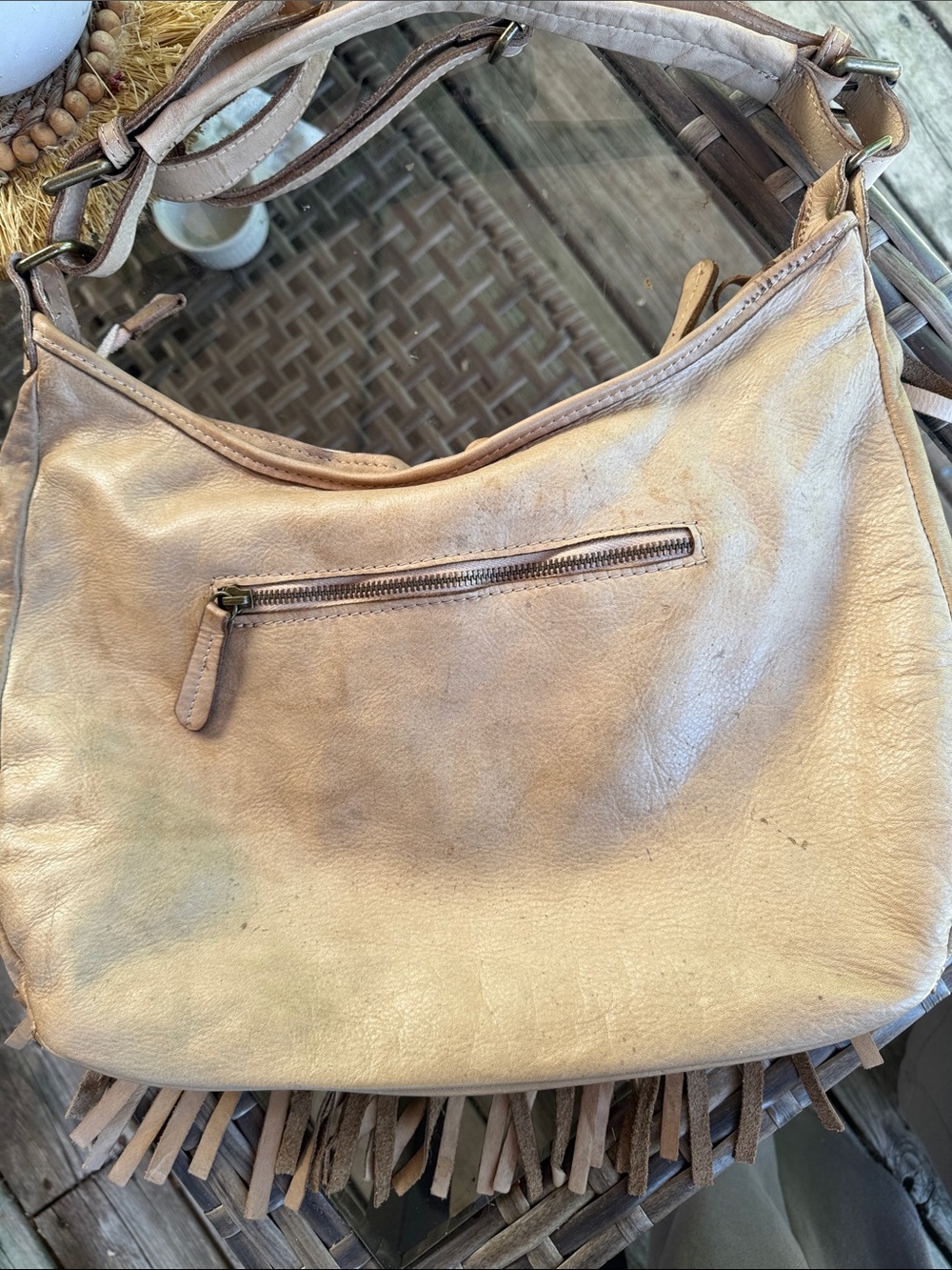 Beige leather shoulder/ crossbody fringe bag Italy - Picture 2 of 9